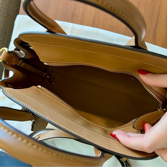 Coach Soft Empire Carryall Bag 28 - Picture 5 of 8